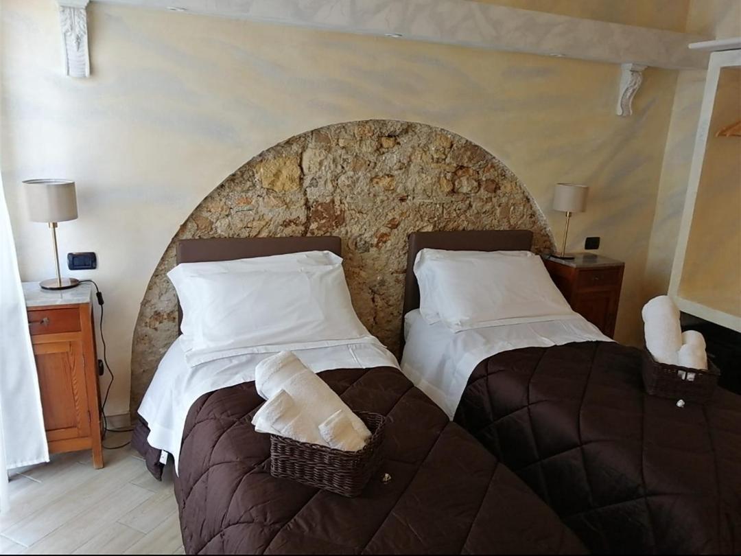 Lo Scoglio Dei Volsci Bed and Breakfast Nettuno Eksteriør billede